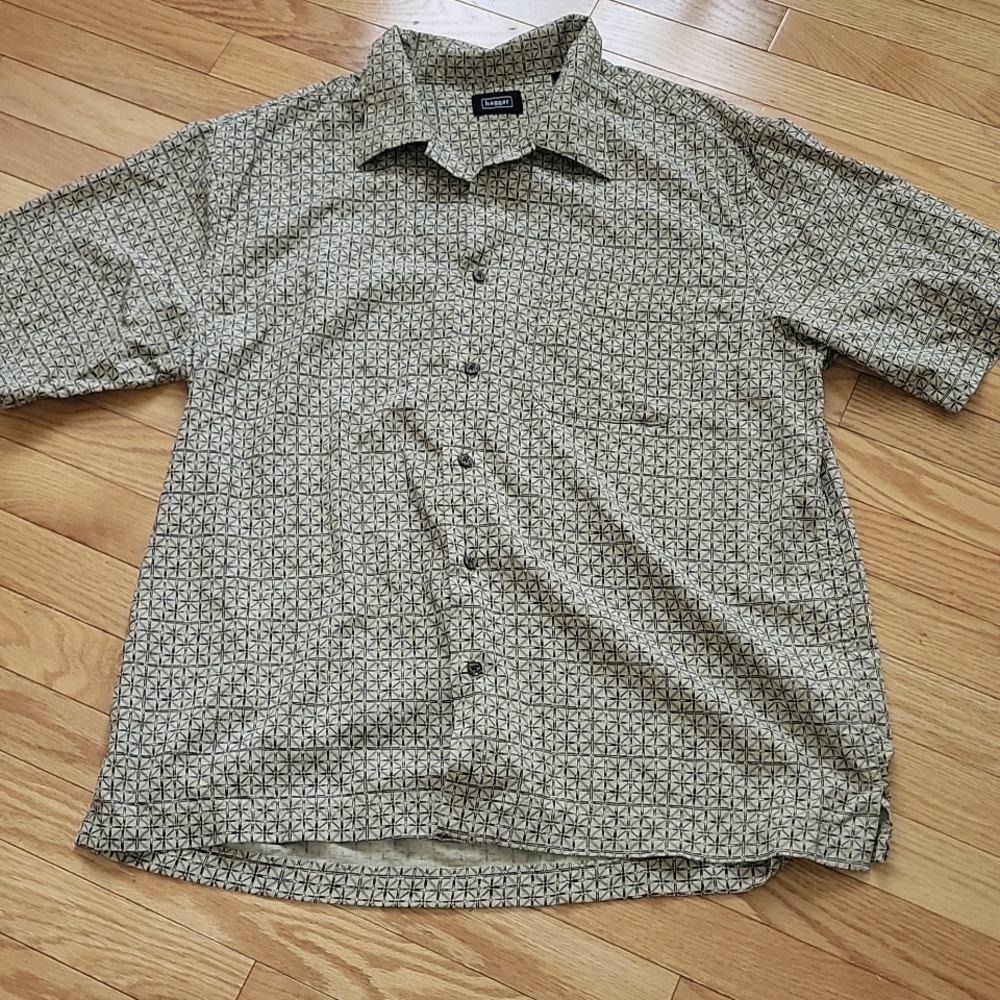 NWOT silk shirt buttons  in L